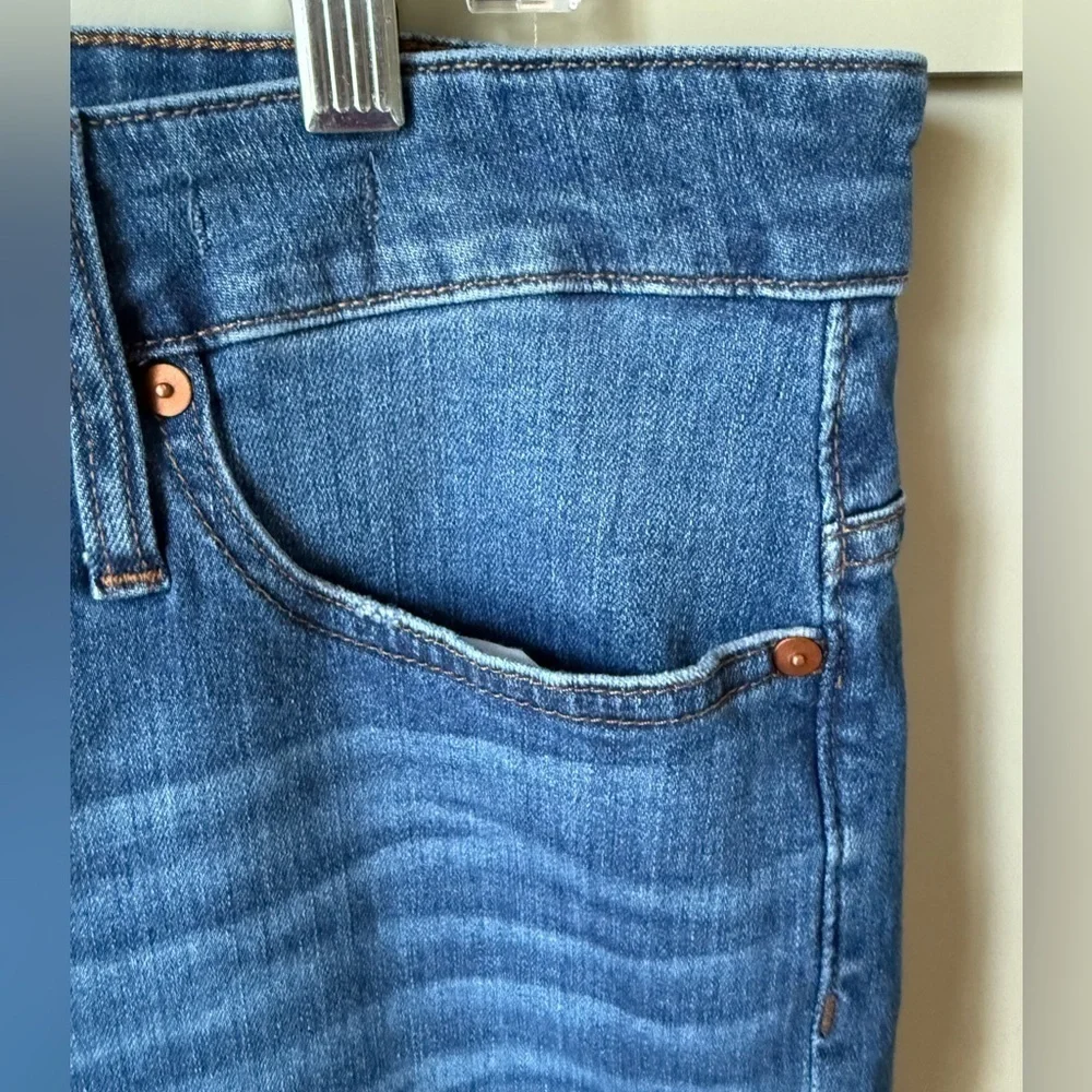EUC Madewell Curvy High-Rise Distressed Skinny Crop Jeans SZ 34P (14-16)